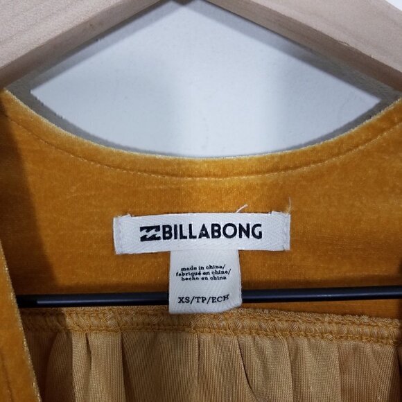 NWT Billabong Lush For Life Velvet Wrapper Mini Dress Stretch Short Sleeve XS - Picture 4 of 5